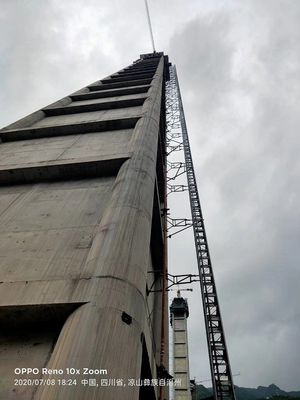 Schrägmasten 500 m Baustellenheber für den Bau von Schornsteinen