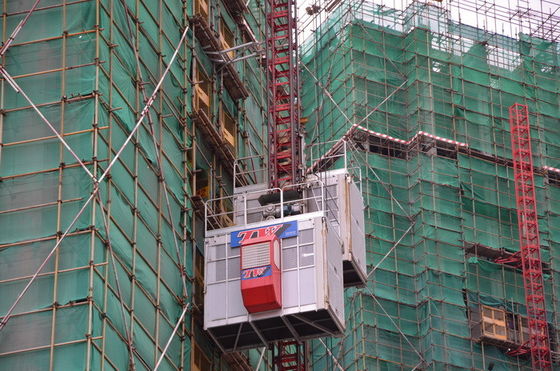 Guter Preis Stahl-Einzelkäfig 55kw Fahrgasthebeheber für Baustelle SC300 Online